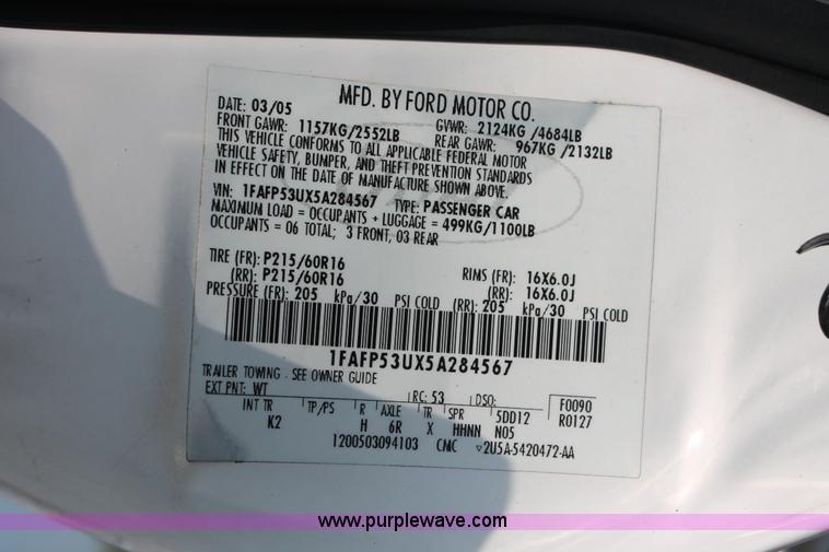 image for item I8220 2005 Ford Taurus SE