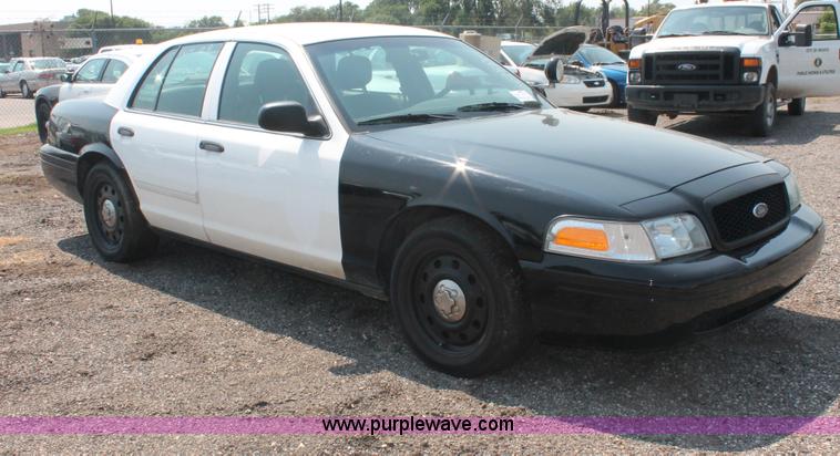 image for item I8222 2009 Ford Crown Victoria Police Interceptor