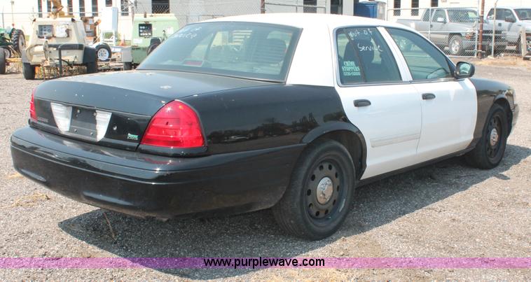 image for item I8222 2009 Ford Crown Victoria Police Interceptor