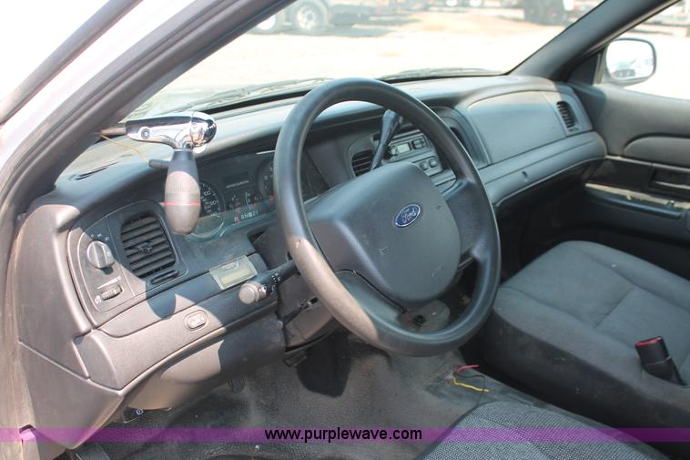 image for item I8222 2009 Ford Crown Victoria Police Interceptor