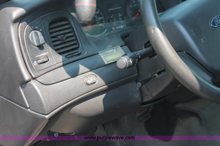 image for item I8222 2009 Ford Crown Victoria Police Interceptor