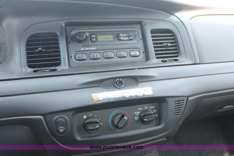 image for item I8222 2009 Ford Crown Victoria Police Interceptor