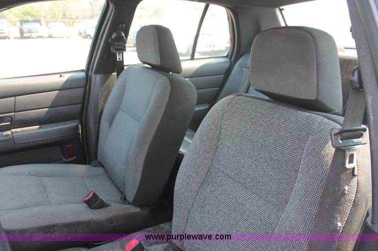image for item I8222 2009 Ford Crown Victoria Police Interceptor