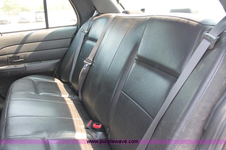 image for item I8222 2009 Ford Crown Victoria Police Interceptor