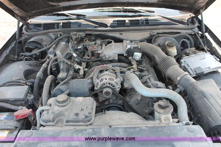 image for item I8222 2009 Ford Crown Victoria Police Interceptor