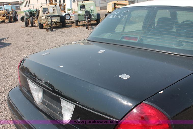 image for item I8222 2009 Ford Crown Victoria Police Interceptor
