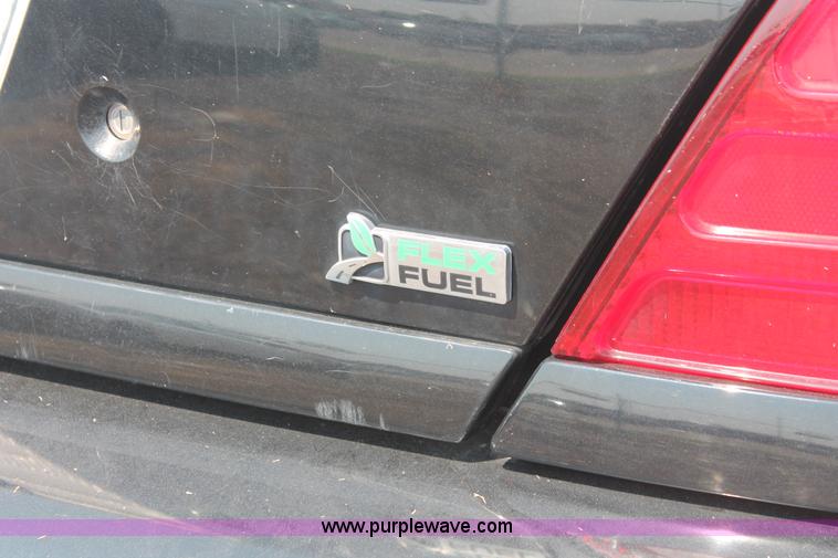 image for item I8222 2009 Ford Crown Victoria Police Interceptor