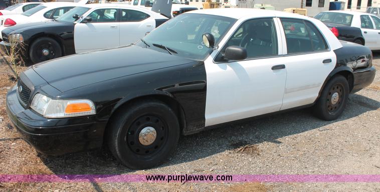image for item I8223 2009 Ford Crown Victoria Police Interceptor