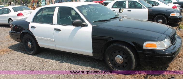 image for item I8223 2009 Ford Crown Victoria Police Interceptor