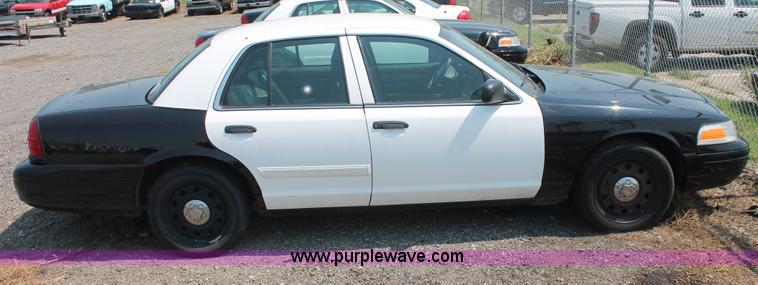 image for item I8223 2009 Ford Crown Victoria Police Interceptor