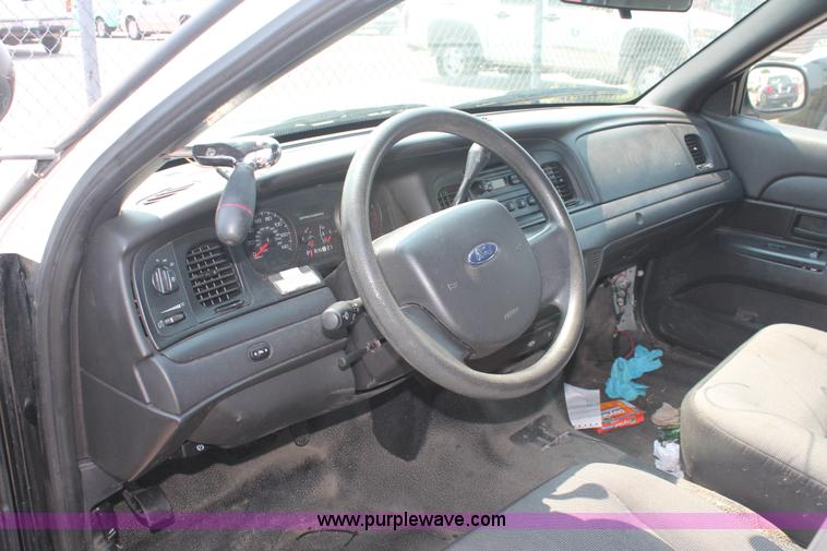 image for item I8223 2009 Ford Crown Victoria Police Interceptor