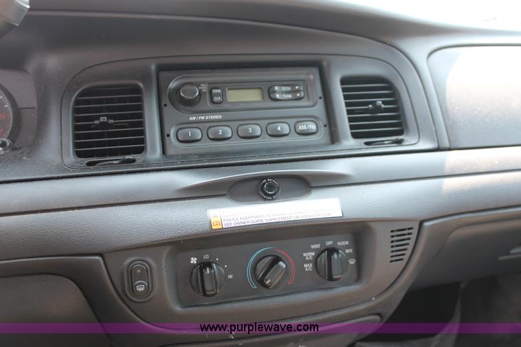 image for item I8223 2009 Ford Crown Victoria Police Interceptor