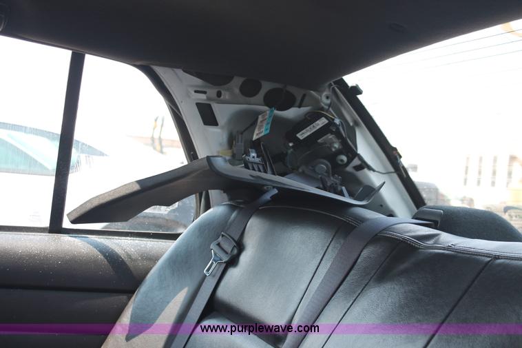 image for item I8223 2009 Ford Crown Victoria Police Interceptor