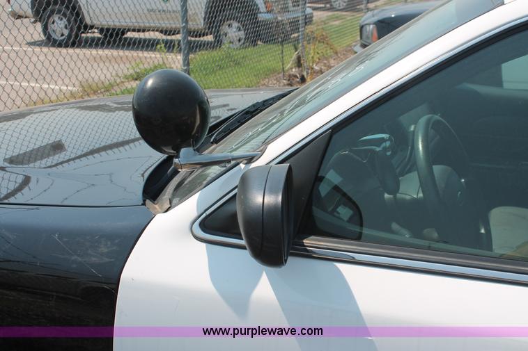 image for item I8223 2009 Ford Crown Victoria Police Interceptor