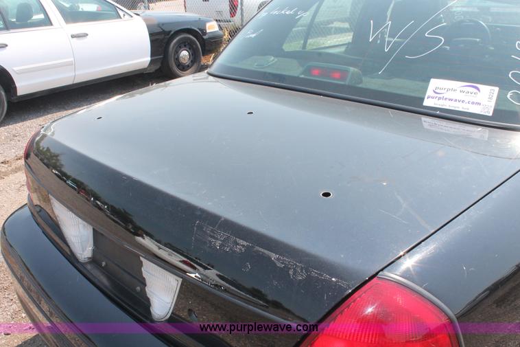 image for item I8223 2009 Ford Crown Victoria Police Interceptor