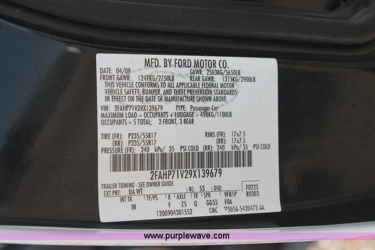 image for item I8223 2009 Ford Crown Victoria Police Interceptor