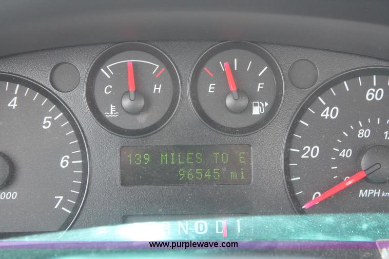 image for item I8224 2006 Ford Taurus SE