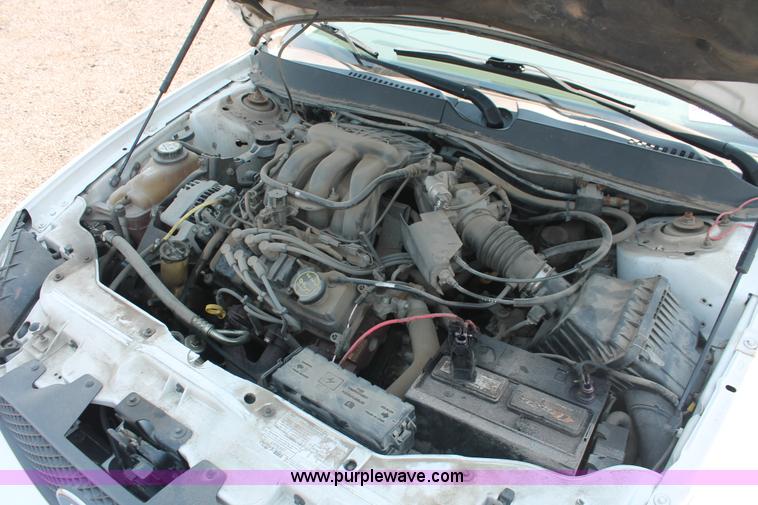 image for item I8224 2006 Ford Taurus SE