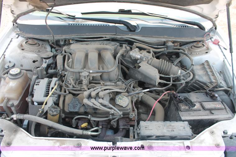 image for item I8224 2006 Ford Taurus SE