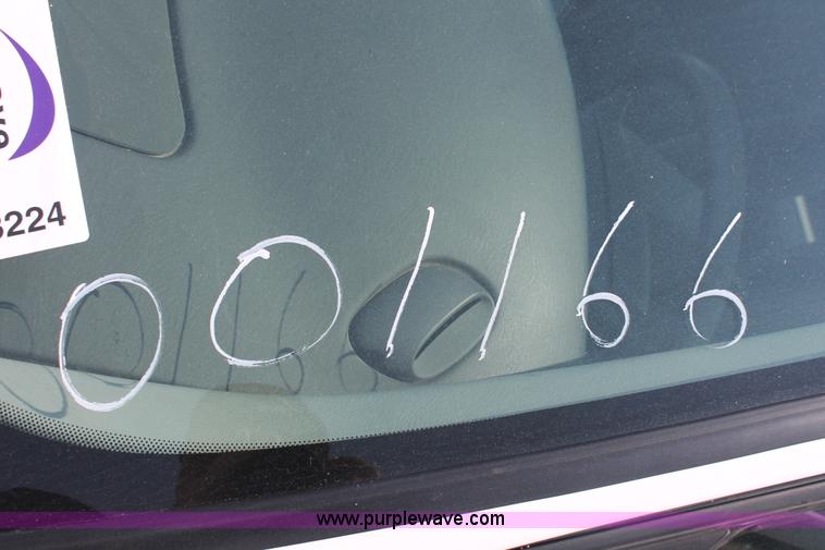 image for item I8224 2006 Ford Taurus SE