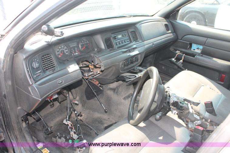image for item I8225 2009 Ford Crown Victoria Police Interceptor