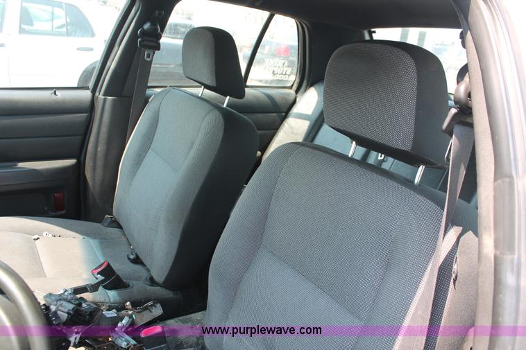 image for item I8225 2009 Ford Crown Victoria Police Interceptor