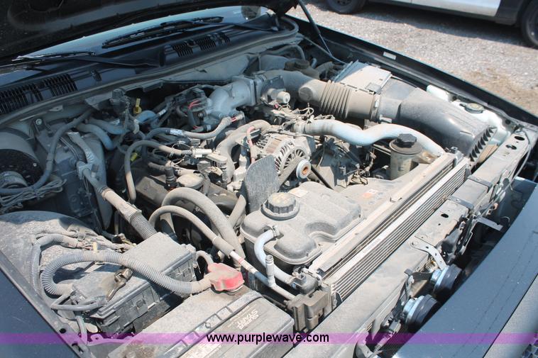 image for item I8225 2009 Ford Crown Victoria Police Interceptor