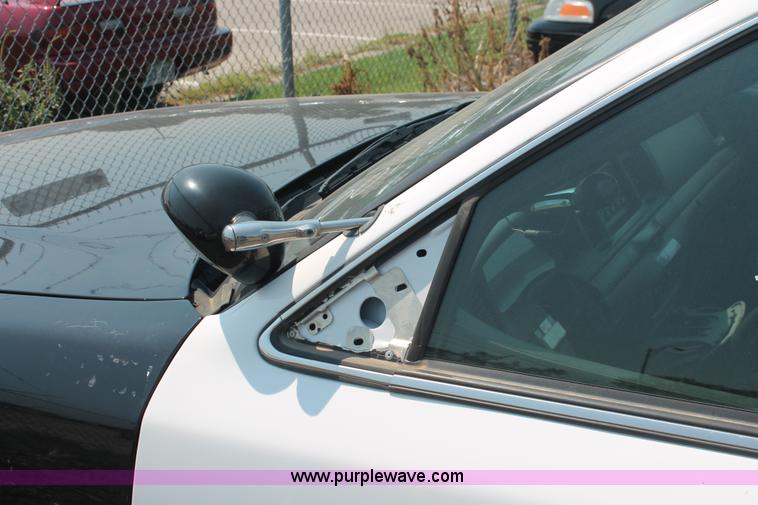 image for item I8225 2009 Ford Crown Victoria Police Interceptor