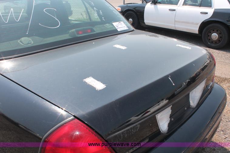 image for item I8225 2009 Ford Crown Victoria Police Interceptor