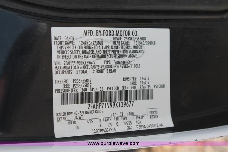 image for item I8225 2009 Ford Crown Victoria Police Interceptor