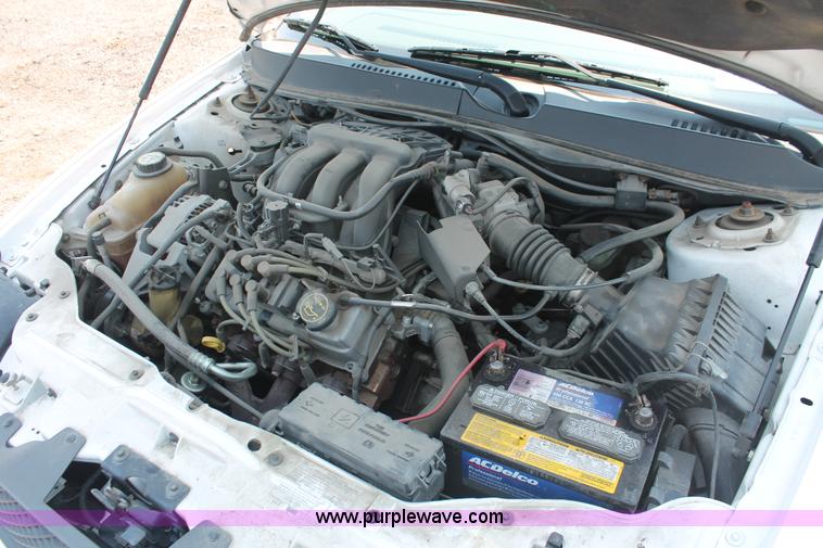 image for item I8226 2006 Ford Taurus SE
