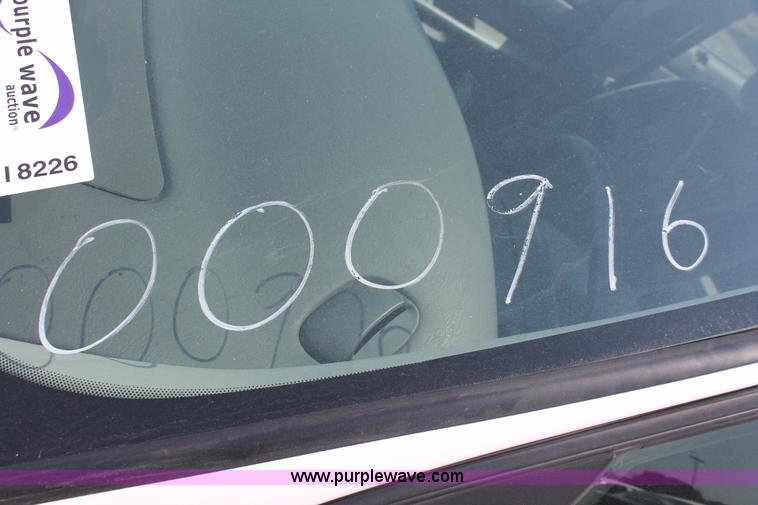 image for item I8226 2006 Ford Taurus SE