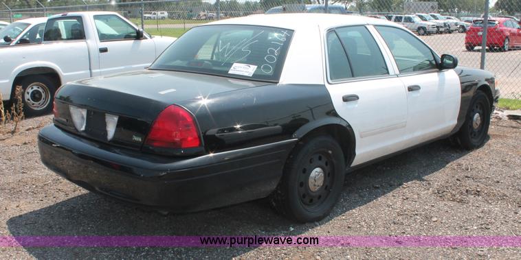image for item I8227 2010 Ford Crown Victoria Police Interceptor