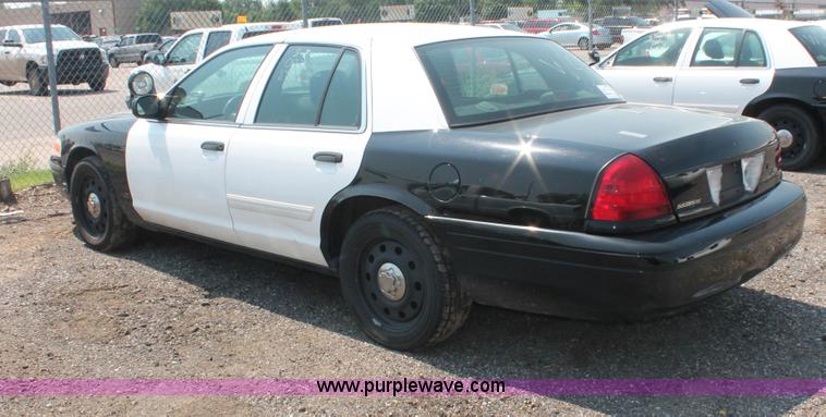 image for item I8227 2010 Ford Crown Victoria Police Interceptor
