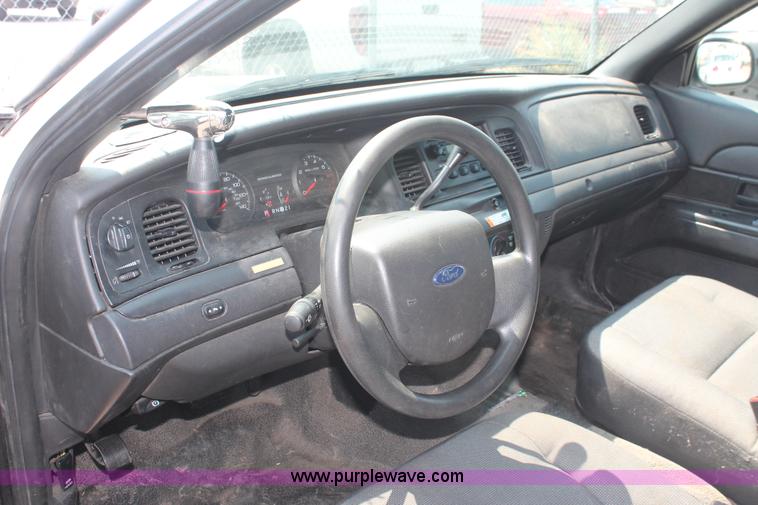 image for item I8227 2010 Ford Crown Victoria Police Interceptor