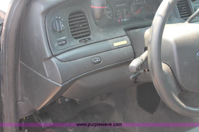 image for item I8227 2010 Ford Crown Victoria Police Interceptor