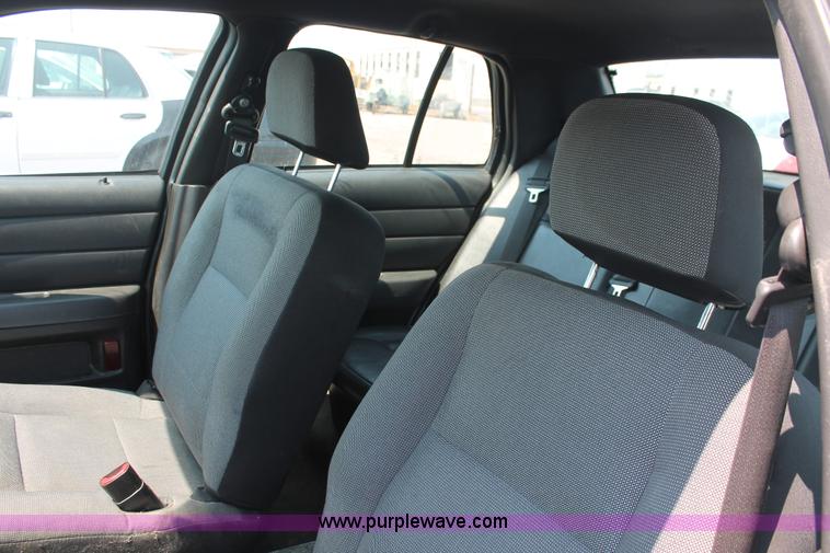 image for item I8227 2010 Ford Crown Victoria Police Interceptor