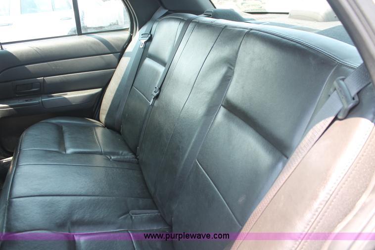 image for item I8227 2010 Ford Crown Victoria Police Interceptor