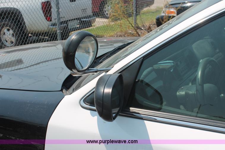 image for item I8227 2010 Ford Crown Victoria Police Interceptor