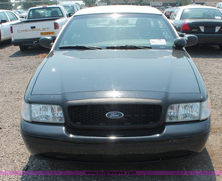 image for item I8228 2009 Ford Crown Victoria Police Interceptor