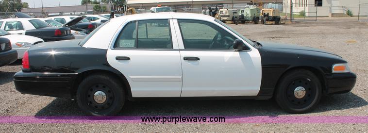 image for item I8228 2009 Ford Crown Victoria Police Interceptor