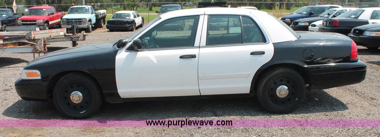 image for item I8228 2009 Ford Crown Victoria Police Interceptor