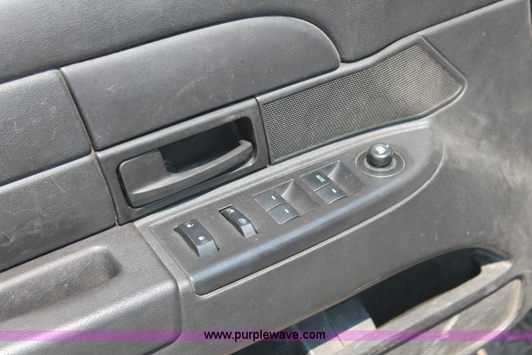 image for item I8228 2009 Ford Crown Victoria Police Interceptor