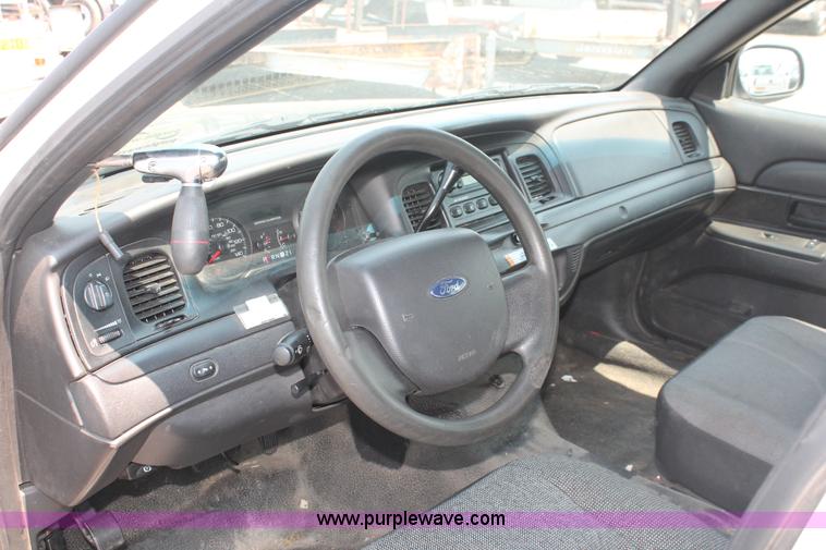 image for item I8228 2009 Ford Crown Victoria Police Interceptor