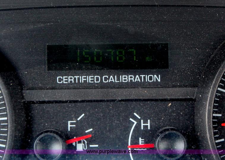 image for item I8228 2009 Ford Crown Victoria Police Interceptor