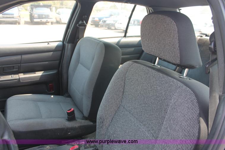 image for item I8228 2009 Ford Crown Victoria Police Interceptor