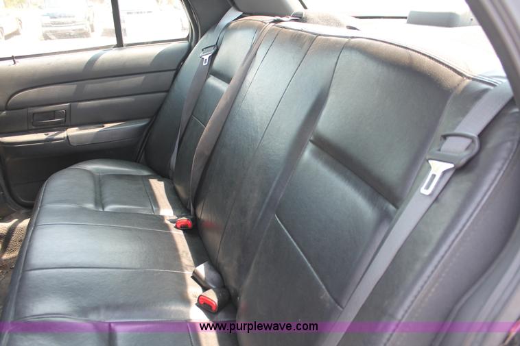 image for item I8228 2009 Ford Crown Victoria Police Interceptor