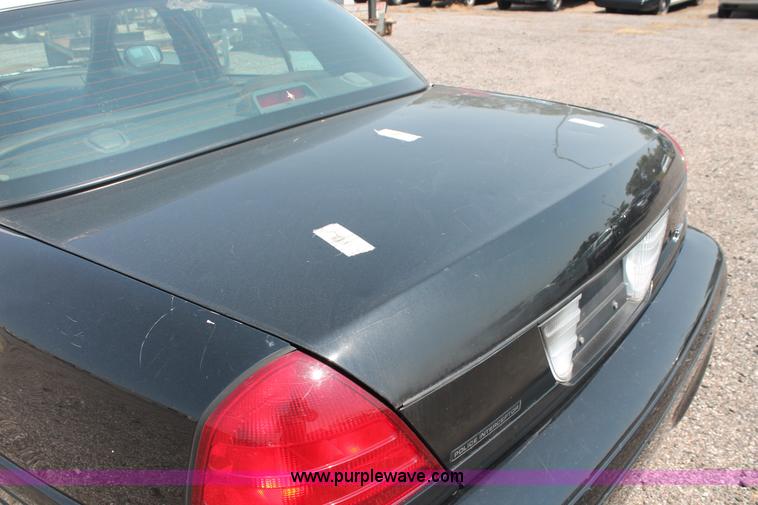image for item I8228 2009 Ford Crown Victoria Police Interceptor