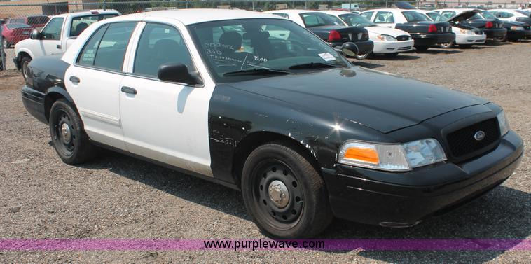 image for item I8229 2009 Ford Crown Victoria Police Interceptor