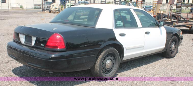 image for item I8229 2009 Ford Crown Victoria Police Interceptor